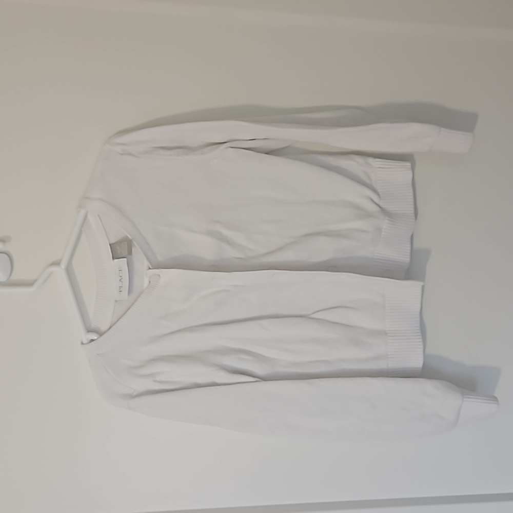 White Childrens Place Size Small (5/6) sweater